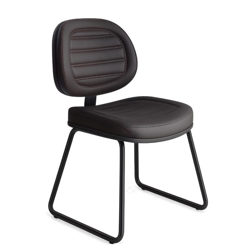 Cadeira Executiva Costurada Base Trapézio – Corino Preto – 31031 Araguaia Móveis para Escritório 2